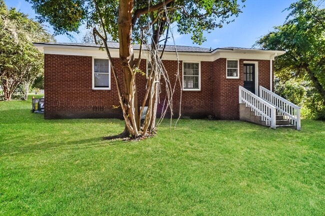 Building Photo - 4803 Anderson St