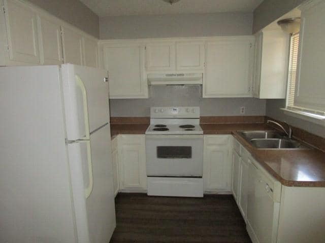 Building Photo - 3017 W Sycamore Cir