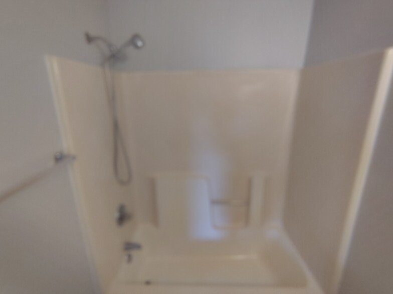 Building Photo - 7 Duiguid Dr