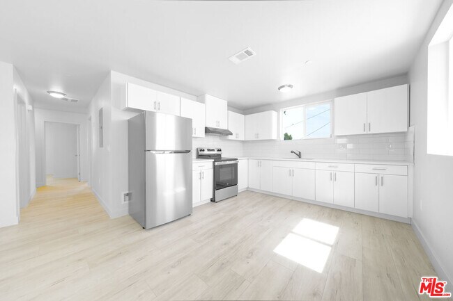 Building Photo - 238 W 84th Pl
