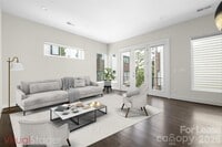 Building Photo - 1008 Westbrook Dr