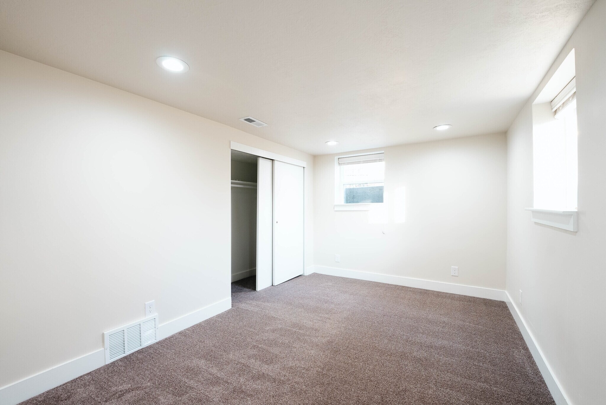APT B - 259 E Herbert Ave