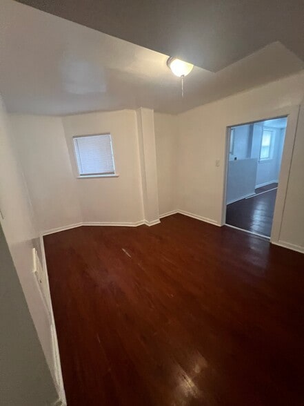 Building Photo - 3035 N Keating Ave