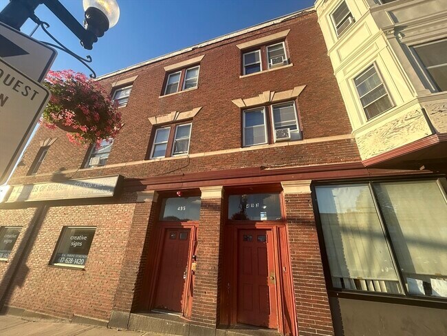 Building Photo - 495 Broadway