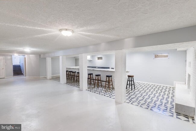 Building Photo - 9409 Croom Acres Dr