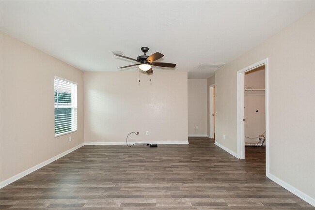 Building Photo - 15621 Briar Forest Dr