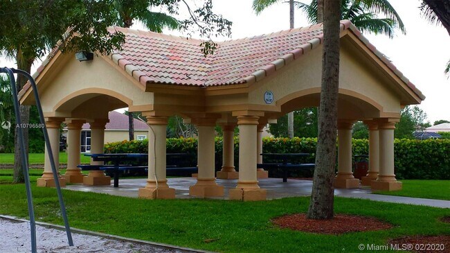 Building Photo - 2200 NW 170th Ave