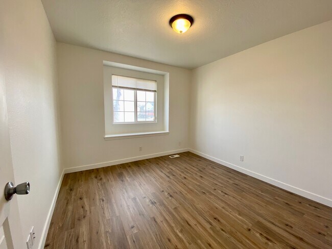 Building Photo - 11619 W Gabrielle Ct