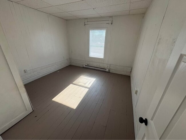 Building Photo - 400 N Anderson St