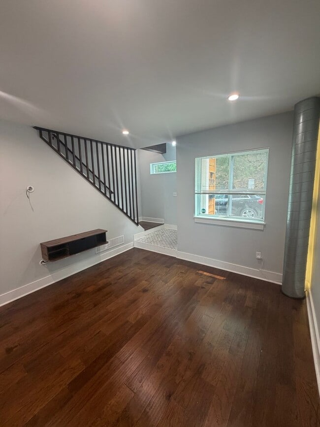 Building Photo - Lawrenceville 3 Bed, 2.5 Bath House with Parking for Lease July 1!