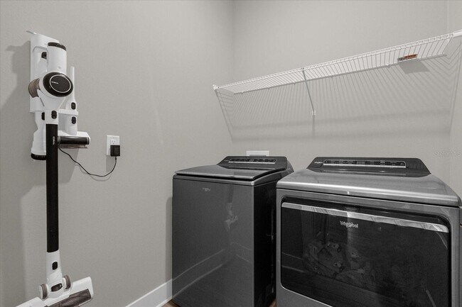 Building Photo - 7962 Rumney Ln