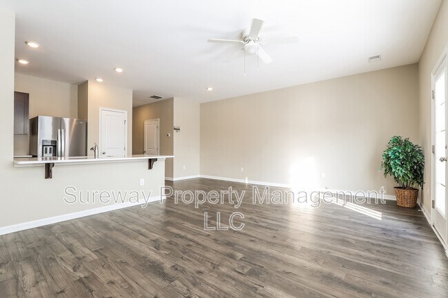 Building Photo - 6 Arlotta St