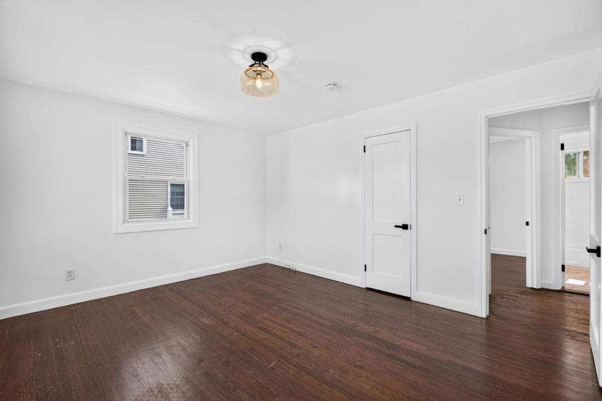 Building Photo - 11 Stratfield Pl