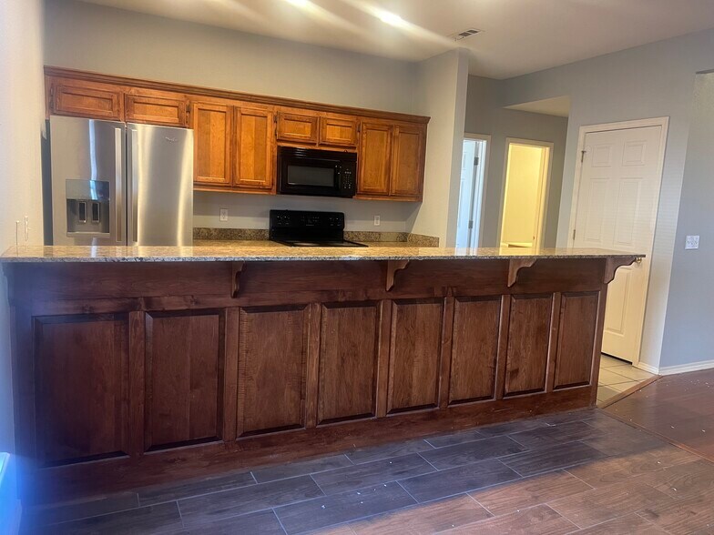 Building Photo - 3106 SW Deerfield Blvd