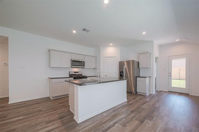 Building Photo - 5734 Avalon Woods Dr