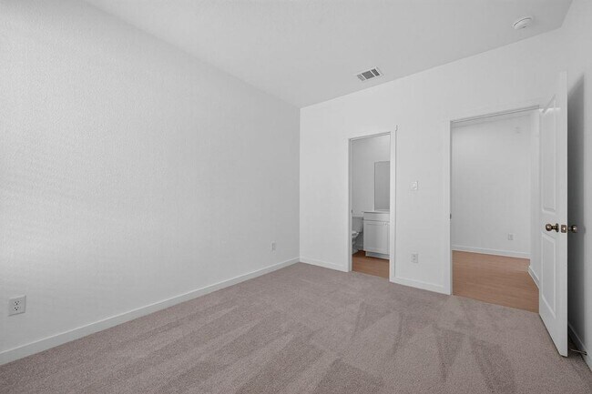 Building Photo - 328 Rockies Rd