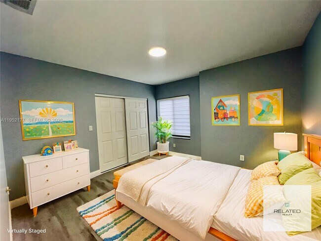 Building Photo - 3297 SW 26th St