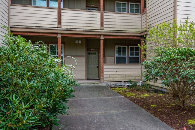 Building Photo - Spacious 2 Bed 2 Bath Condo with Private Balcony