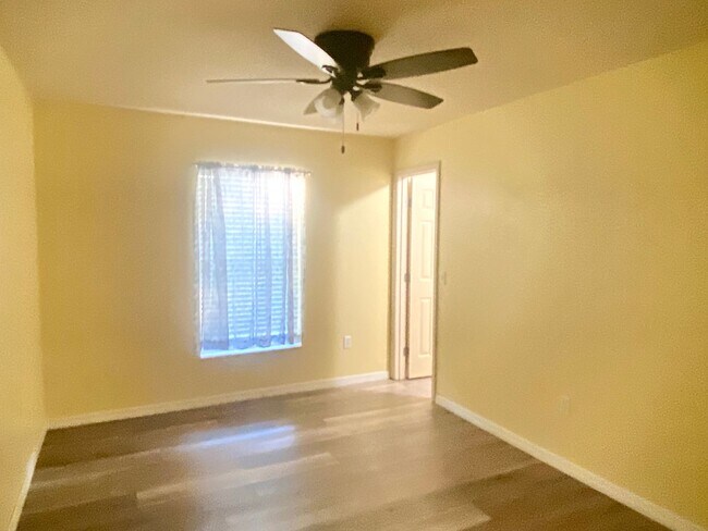 Building Photo - 3/2 Rental With Large Fenced Backyard