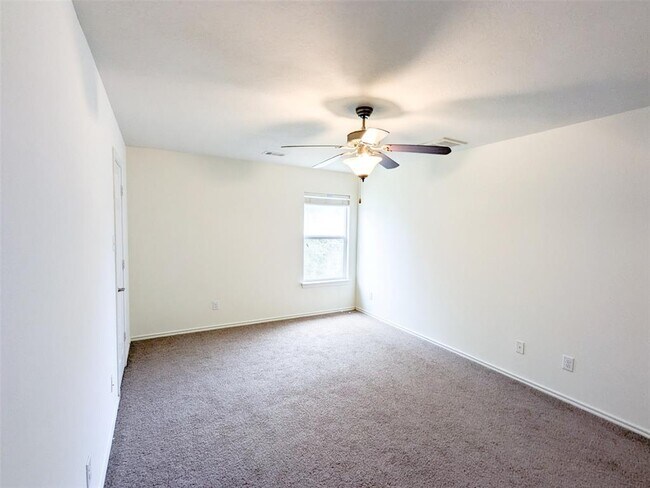 Building Photo - 6223 Summerfield Glade Ln