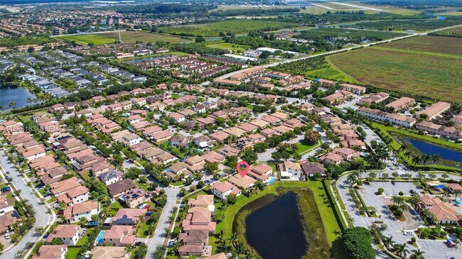 Building Photo - 3616 SE 2nd Dr