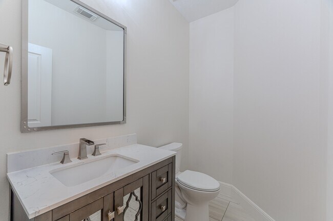 Building Photo - 7 Stickley Ct