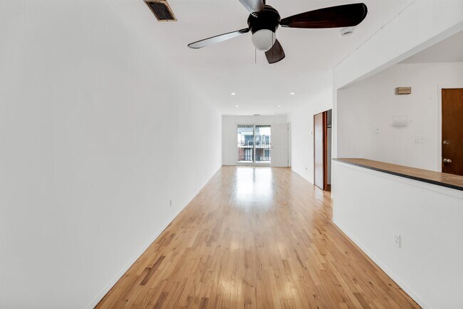 Building Photo - 30 Skyline Dr