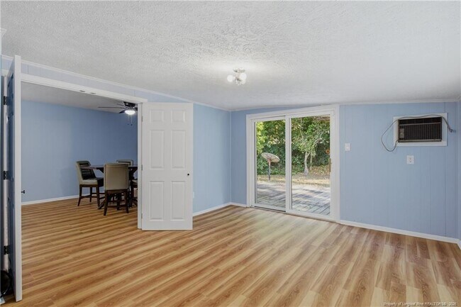 Building Photo - 1829 Martindale Dr