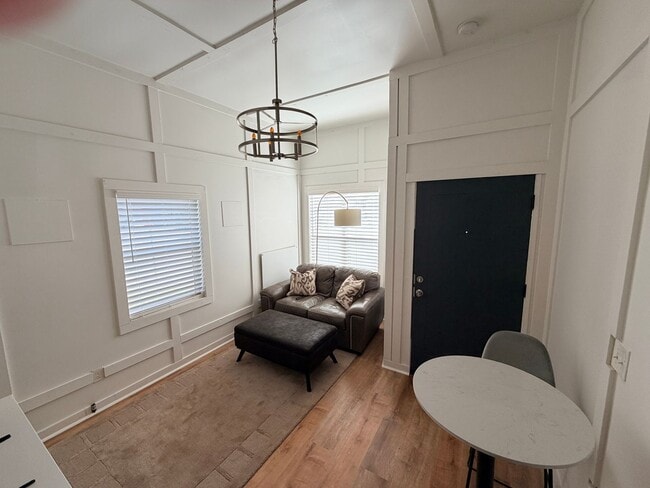 Building Photo - Remodeled One Bedroom Apartment in North Salem