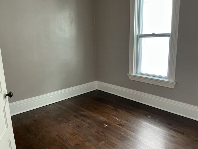 Building Photo - 2617 S Howell Ave