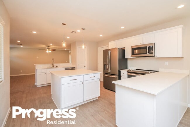 Building Photo - 3825 E Frances Ln