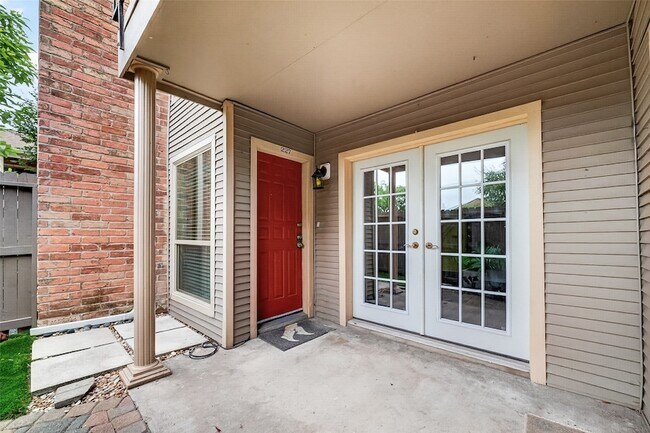Building Photo - 3700 W Clay St