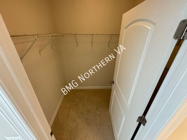 Building Photo - 13740 Endeavour Dr