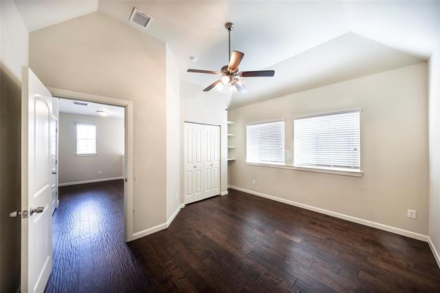 Building Photo - 1217 Naples Dr