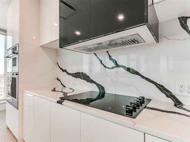 Building Photo - 5900 Mosteller Dr