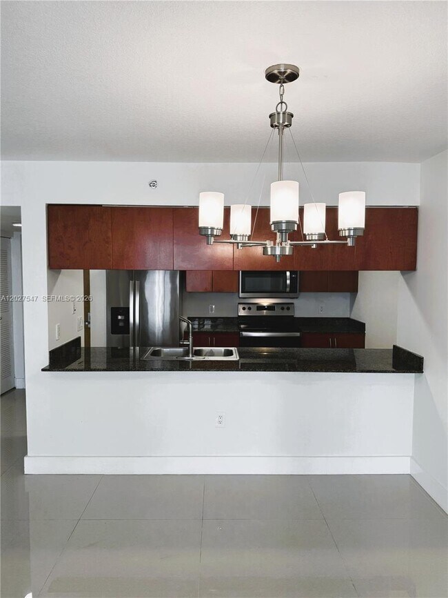 Building Photo - 1200 Brickell Bay Dr