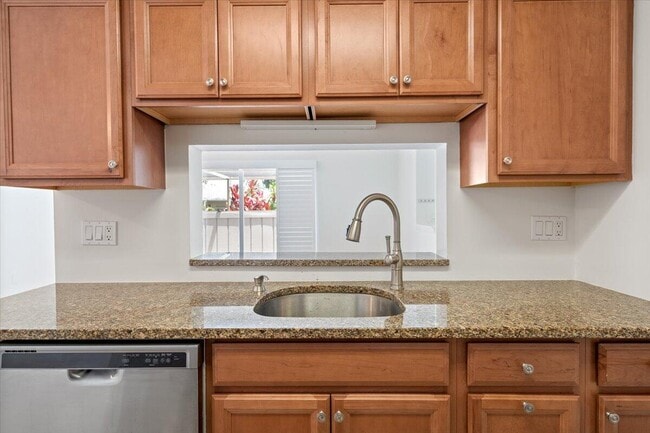 Building Photo - 3902 NW Cinnamon Tree Cir