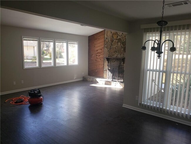 Building Photo - 2270 Salem Dr