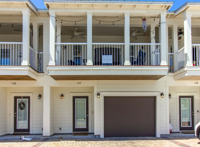 Primary Photo - 125 Crystal Beach Dr