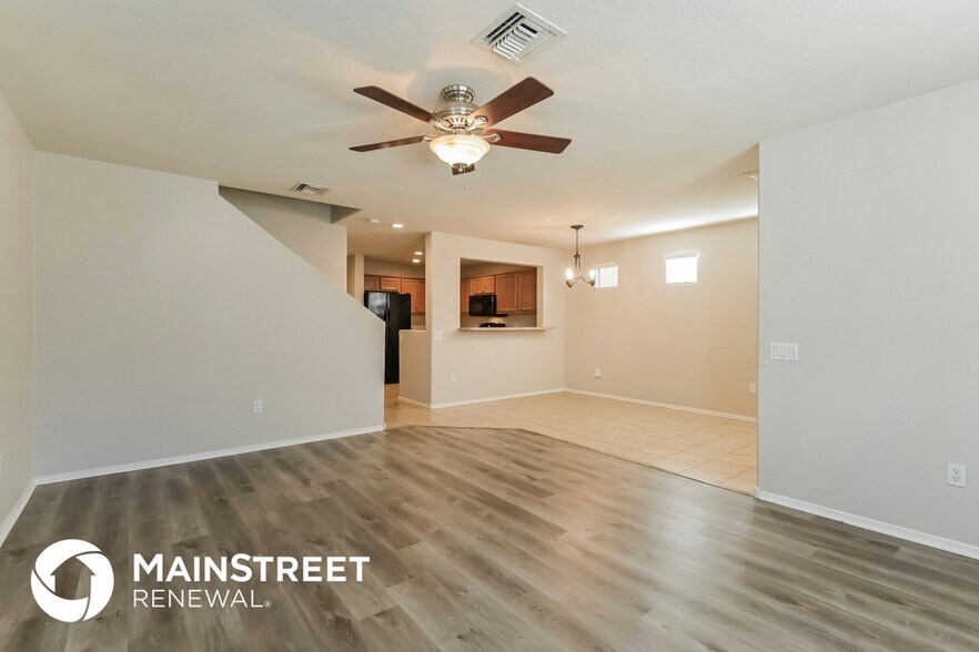 Building Photo - 10559 E Pleasant Pasture Dr