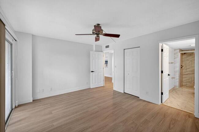 Building Photo - 14375 Strathmore Ln