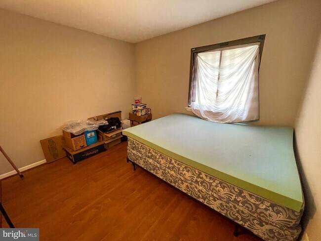 Building Photo - 8413 Alameda Ct