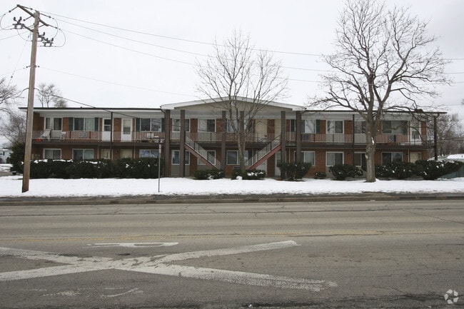 Building Photo - 400 W Division St