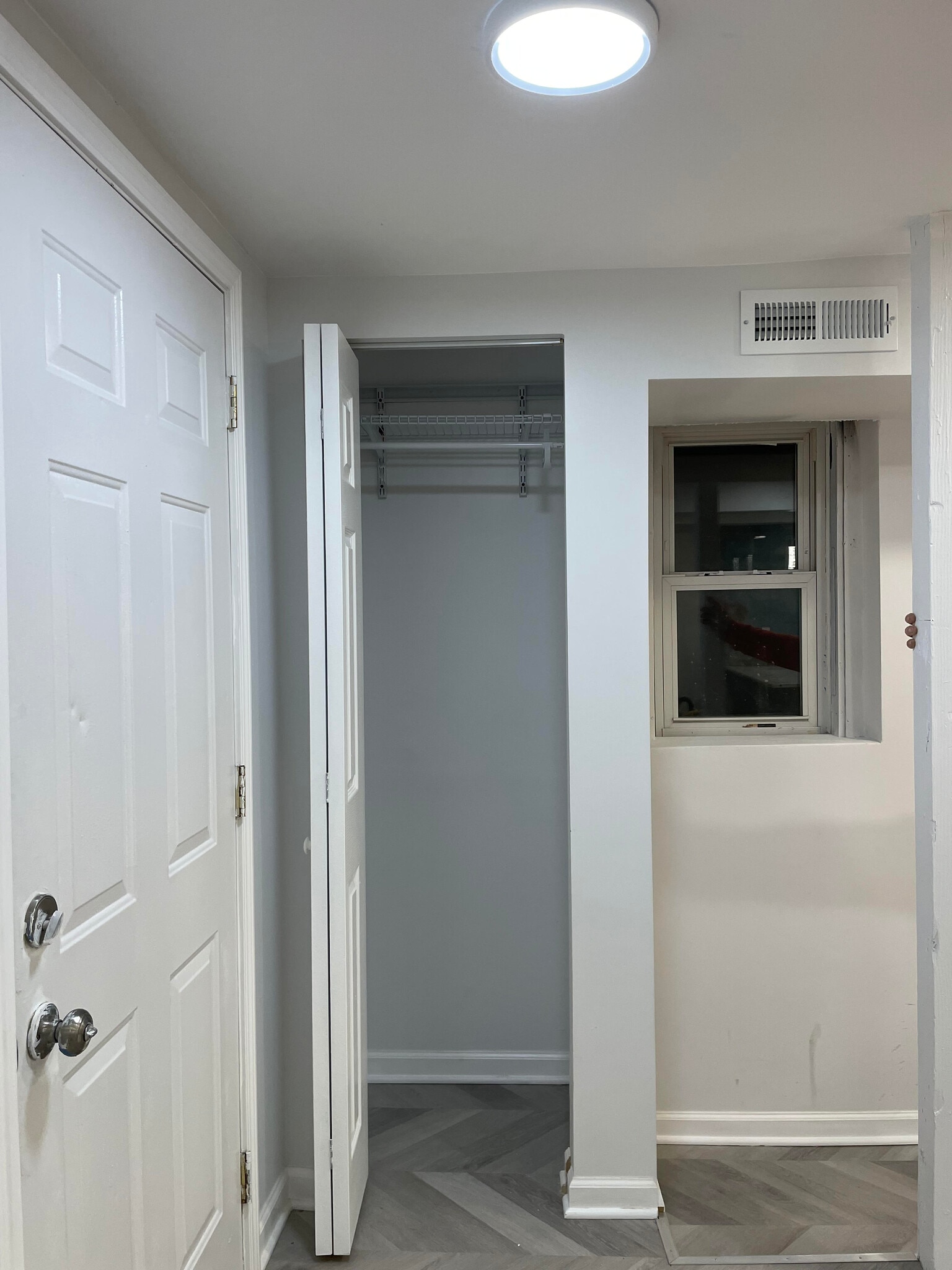 Front door with coat closet - 3625 W Oakdale Ave
