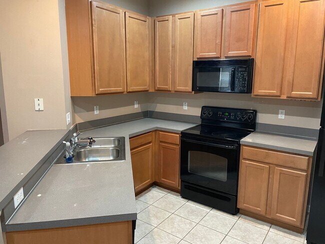 Building Photo - $2,000.00 3 BED / 2.5 BATH - IN MAITLAND 32810