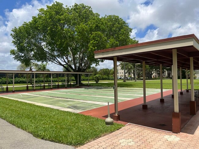 Building Photo - 21 Abbey Ln