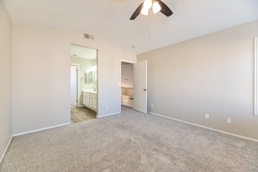 Building Photo - 52 Quiet Desert Ln