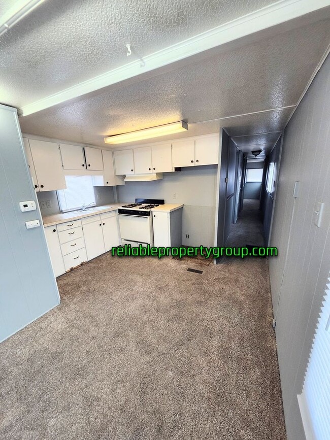 Building Photo - $100 off 1st month's rent