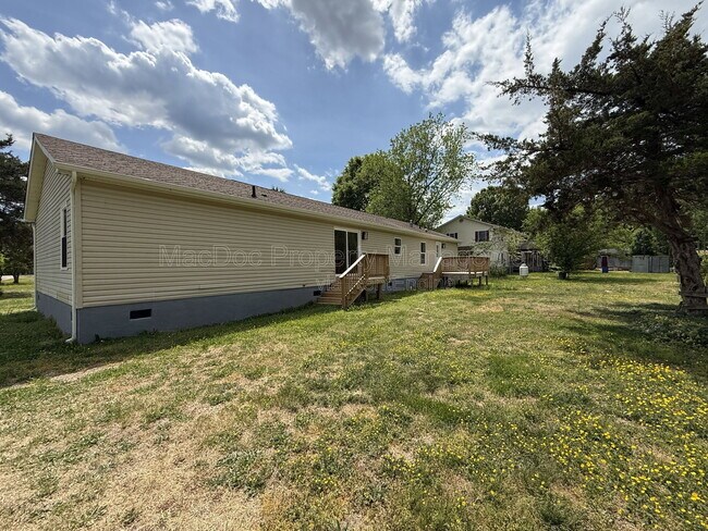 Building Photo - 10504 Benchmark Rd