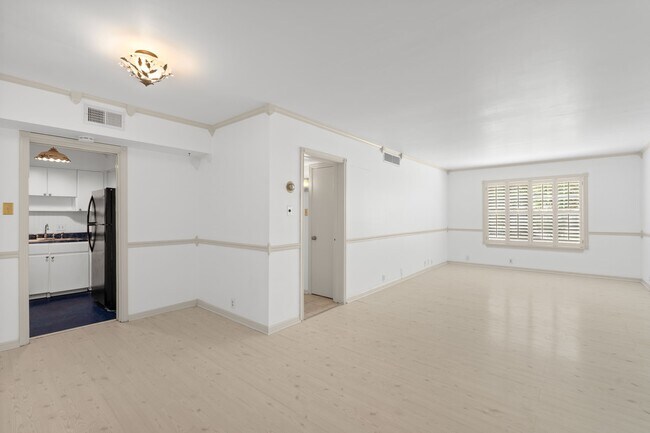 Building Photo - 2601 Bellefontaine St